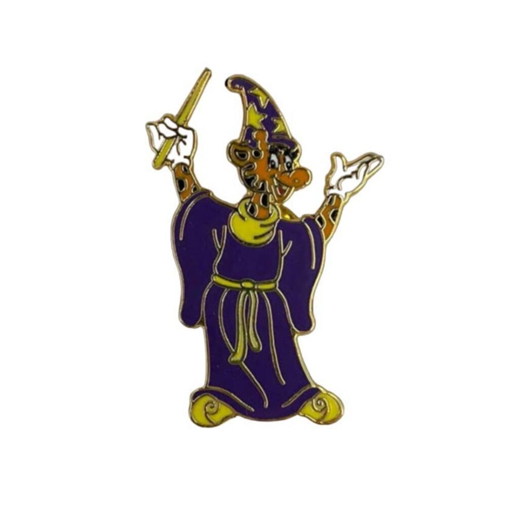Geoffrey the Giraffe Pin Magician Wizard Toys R Us Lapel Pin Vintage New